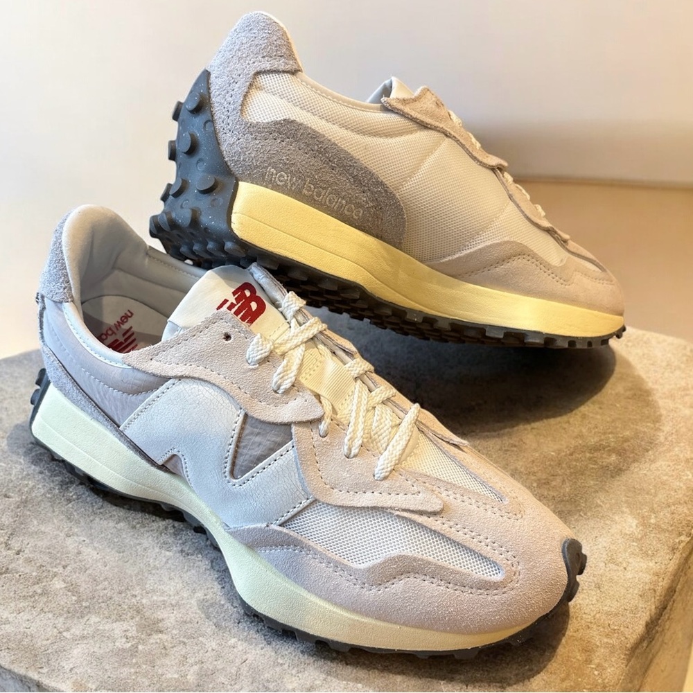 New Balance 327 Grey Sneakers